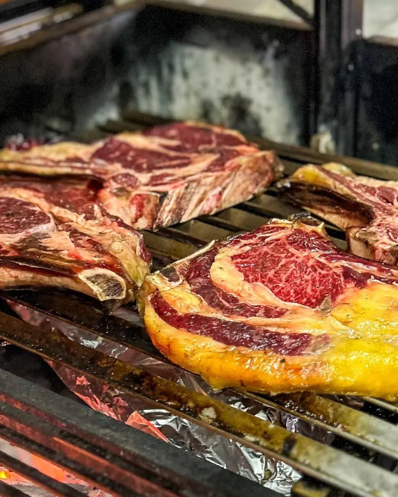 Chuletón de Simmental en la Taberna La Tienta
