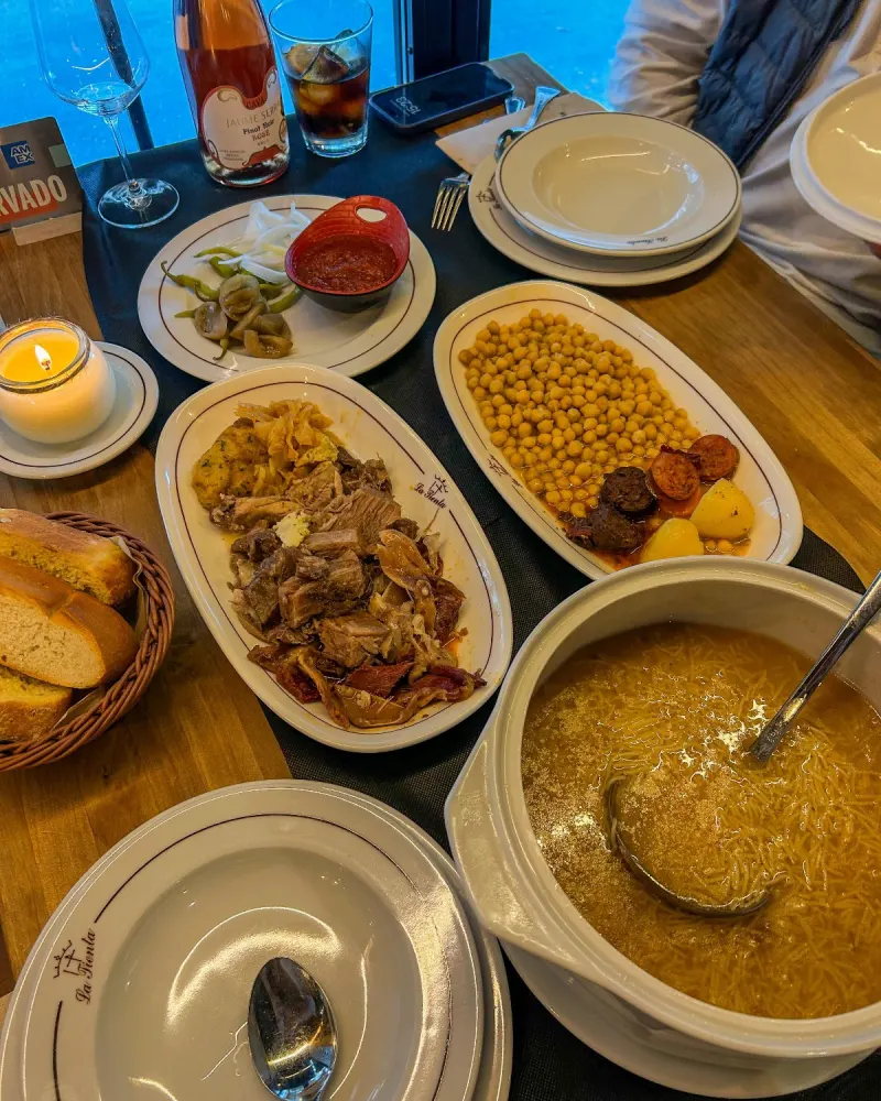 Cocido madrileño en la Taberna La Tienta